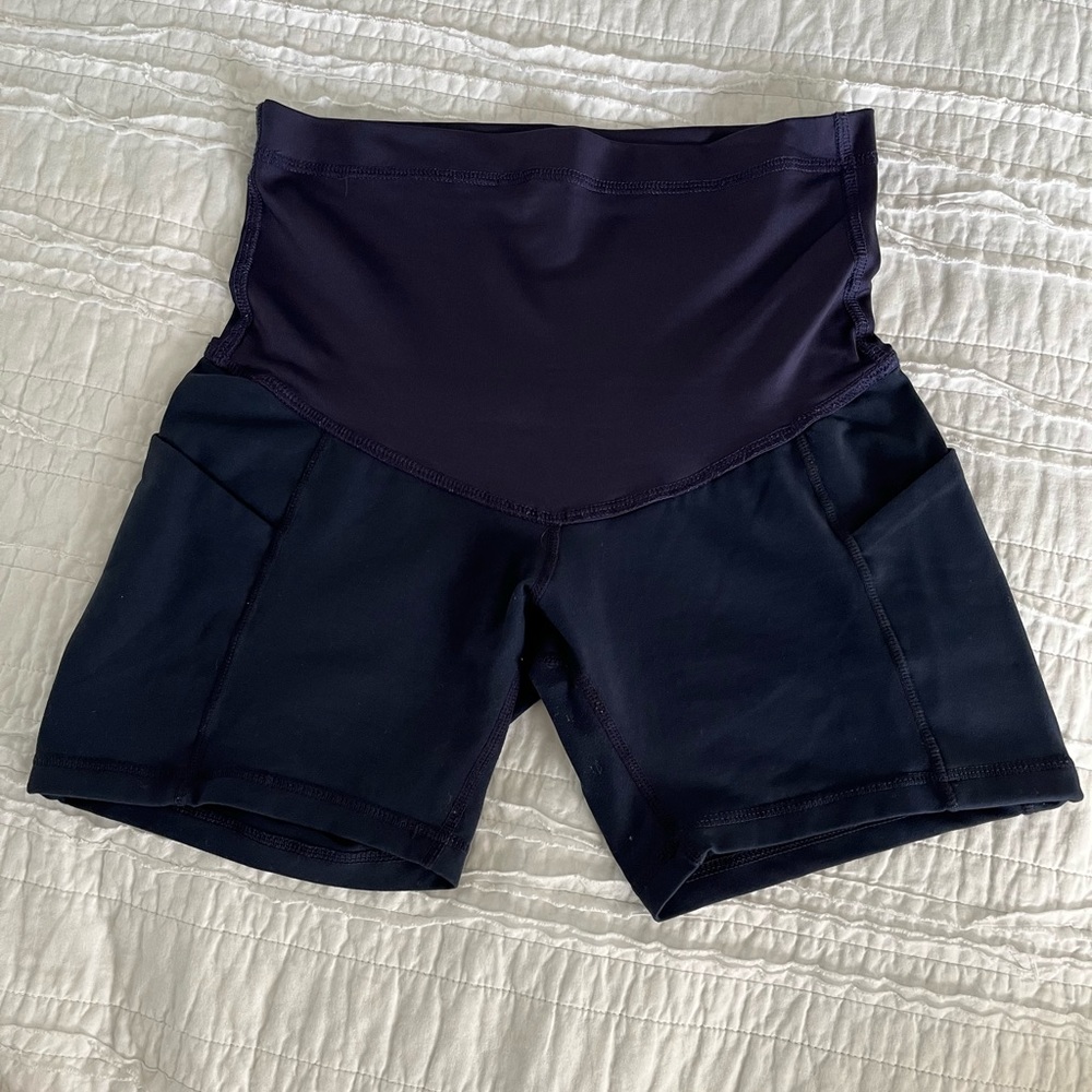 Maternity athletic shorts 🩳